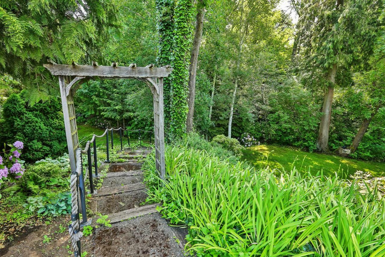 Brookside Bed & Breakfast Hood River Exterior photo